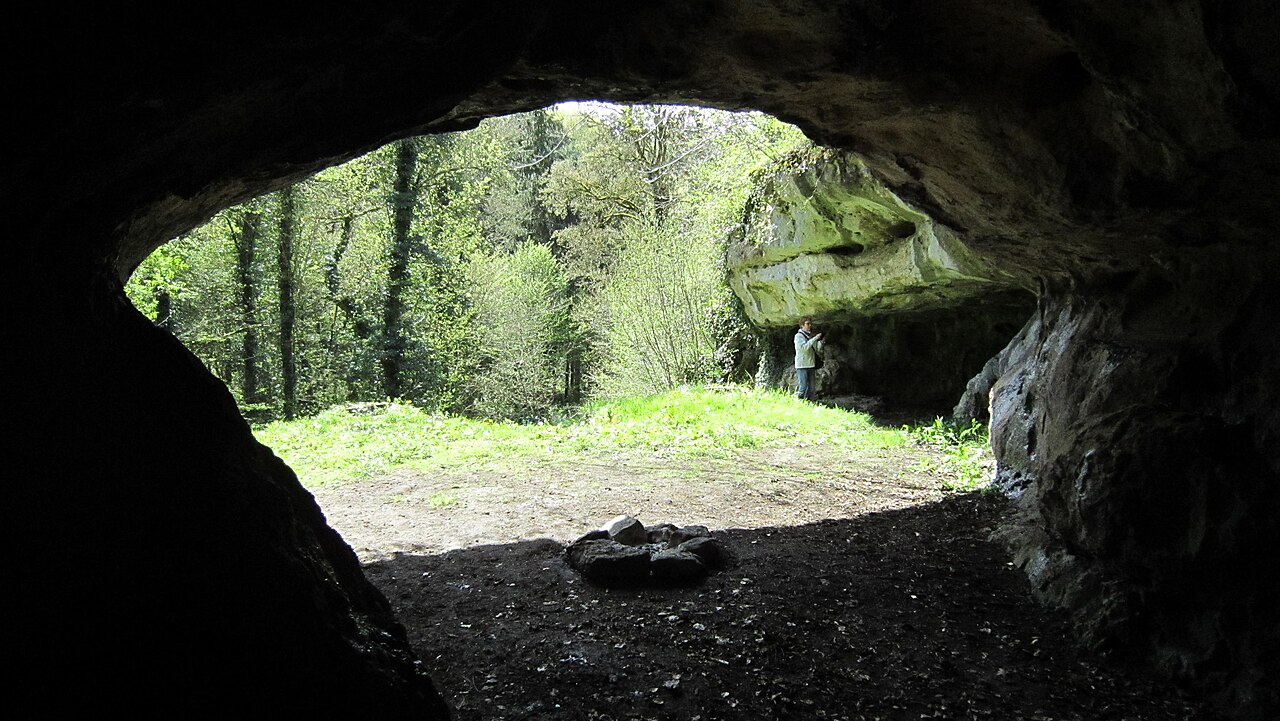 Menhir de la Grande Borne à Coulmier-le-Sec